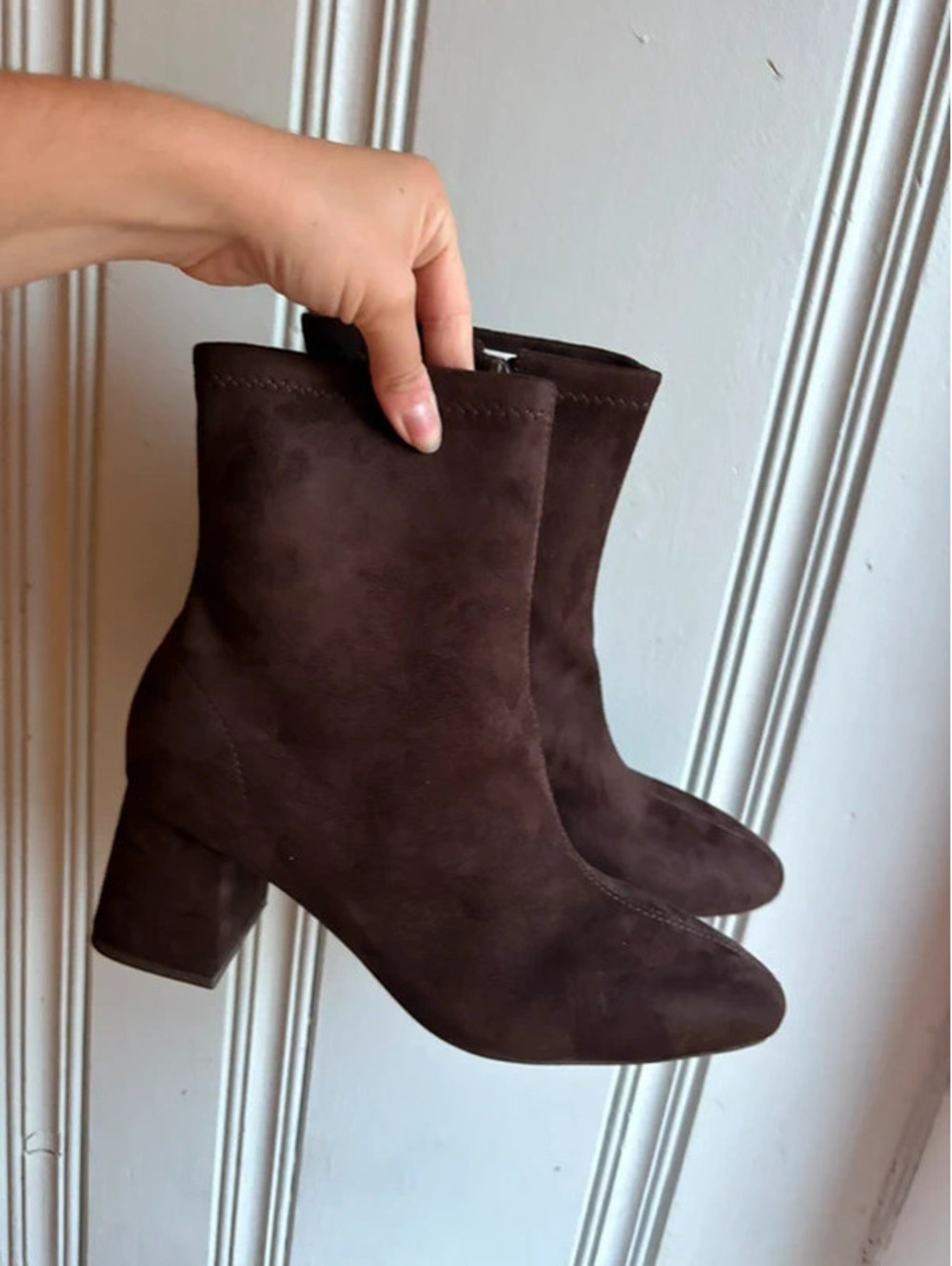 Womens size 9.5 Chocolate Brown A New Say Kelsey Boots